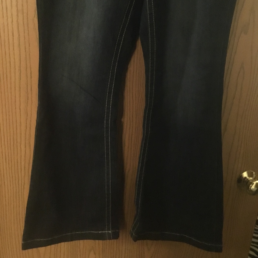 Jeans - Picture 2 of 3